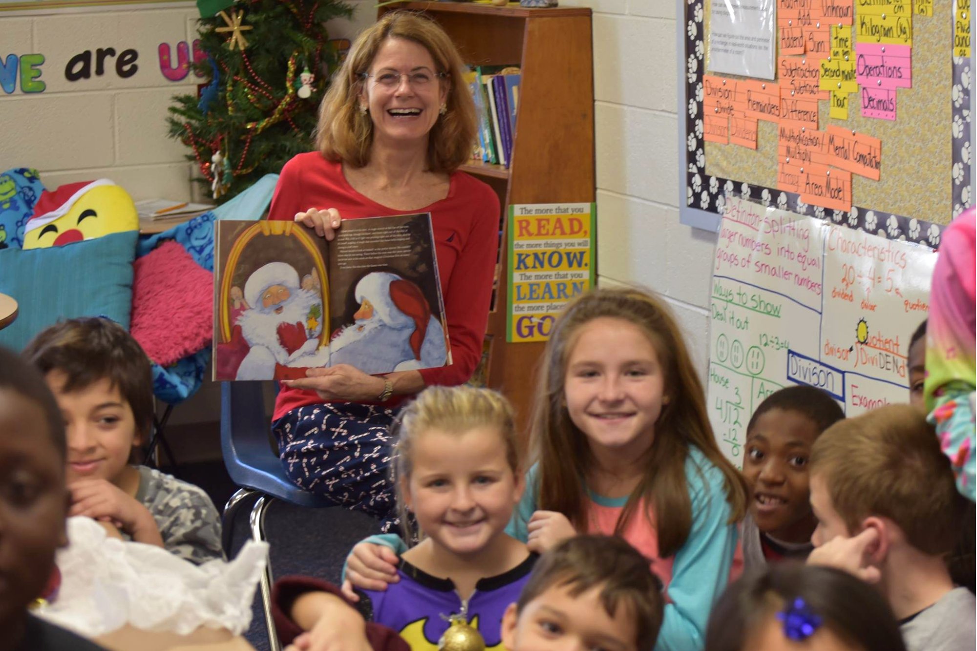 Paige Sayles reading to students in a Franklin County classroom